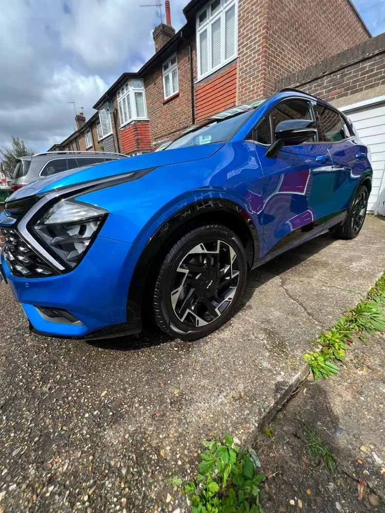 Kia Sportage cleaned on a Bromley driveway
